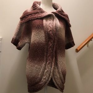 Beautiful Wide Collar Wool blend cardigan. Med.
